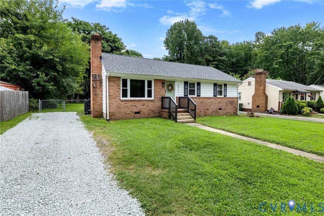 901 Kingsway Road, Woodhaven, Richmond, VA 23225 Brick and siding exterior with a gabled roof