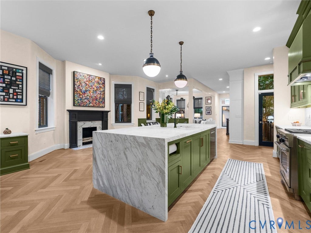 2242 Park Avenue, The Fan, Richmond, VA 23220 Expansive kitchen open to breakfast room and family room.