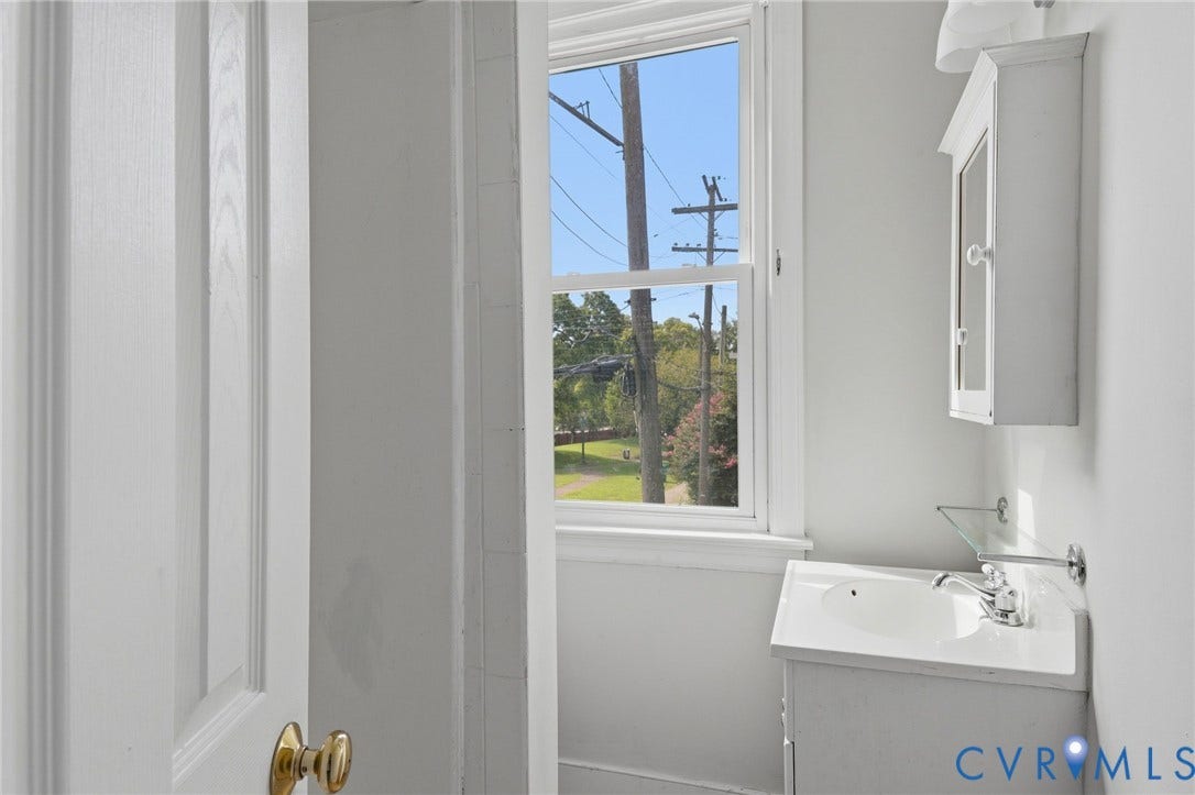 618 Albemarle Street, Oregon Hill, Richmond, VA 23220 Full bath with shower