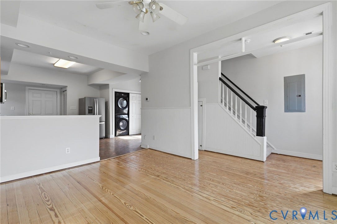 618 Albemarle Street, Oregon Hill, Richmond, VA 23220 Family room with refinished wood flooring open to kitchen