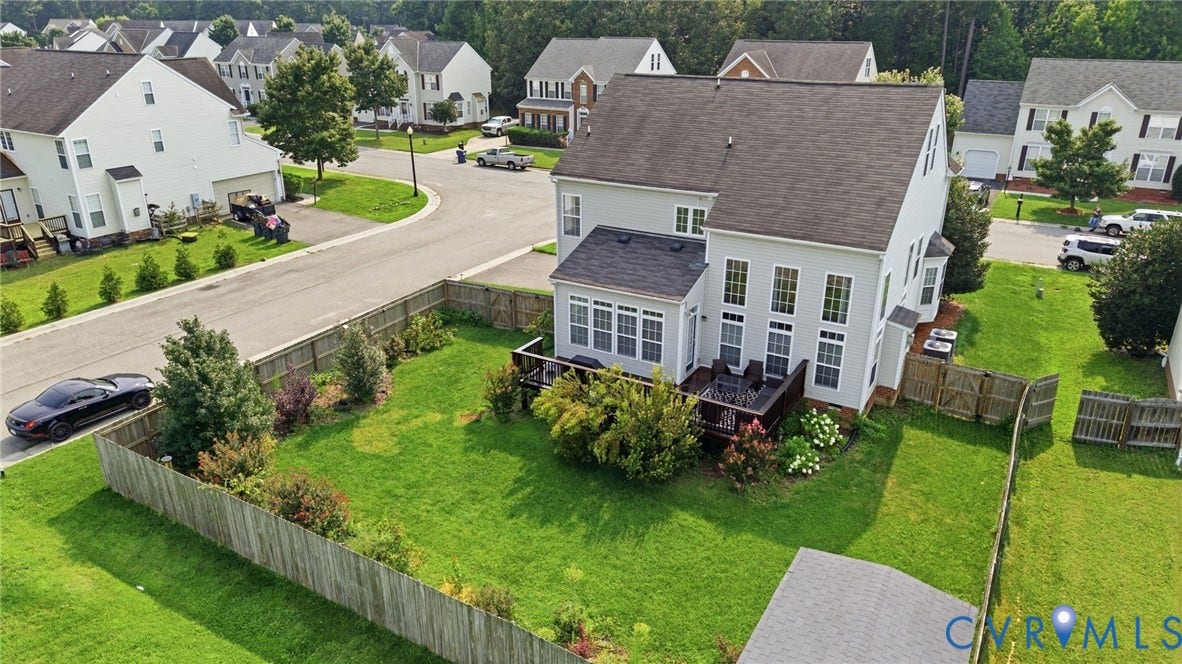 5713 Kings Grove Drive, Kings Grove, Chesterfield, VA 23832 Expansive green lawn with mature landscaping and a privacy fence