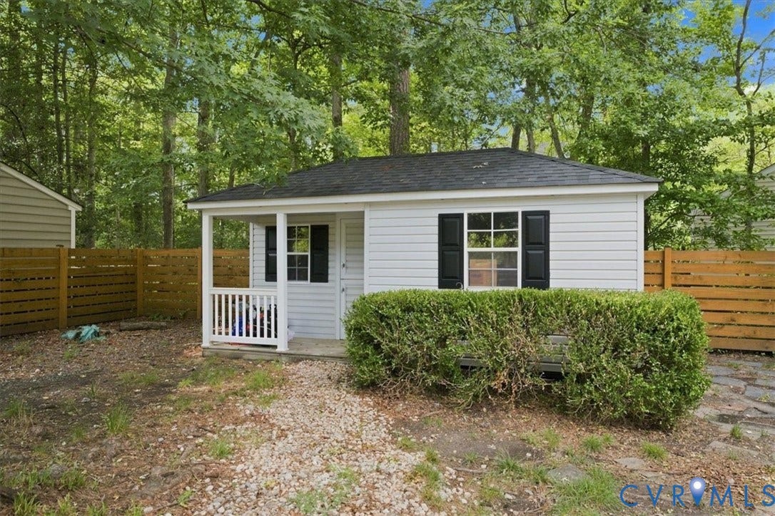10204 Steuben Drive, Henrico, VA 23060 10204 Steuben Drive, Henrico, VA 23060