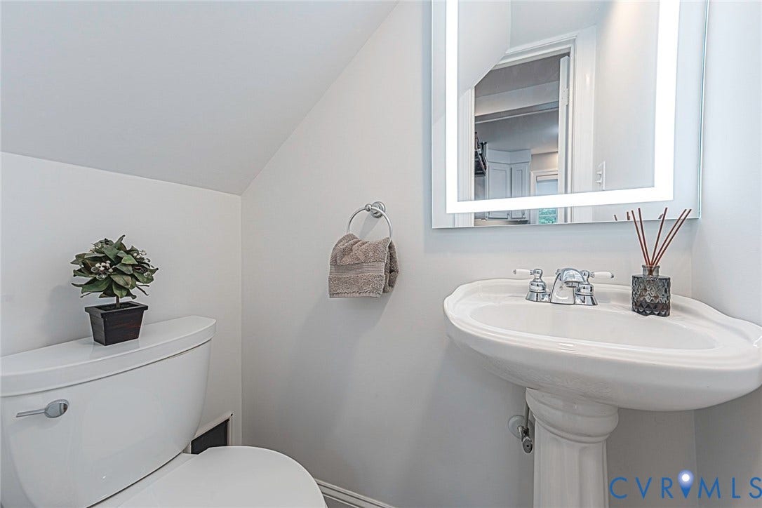501 Pelham Drive, Richmond, VA 23222 Half Bathroom