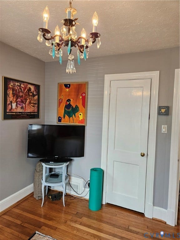 6717 Linbrook Drive, Henrico, VA 23228 6717 Linbrook Drive, Henrico, VA 23228
