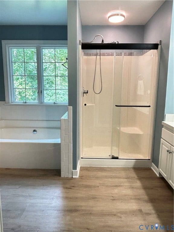 1915 Norwood Creek Drive, Powhatan, VA 23139 New glass shower doors