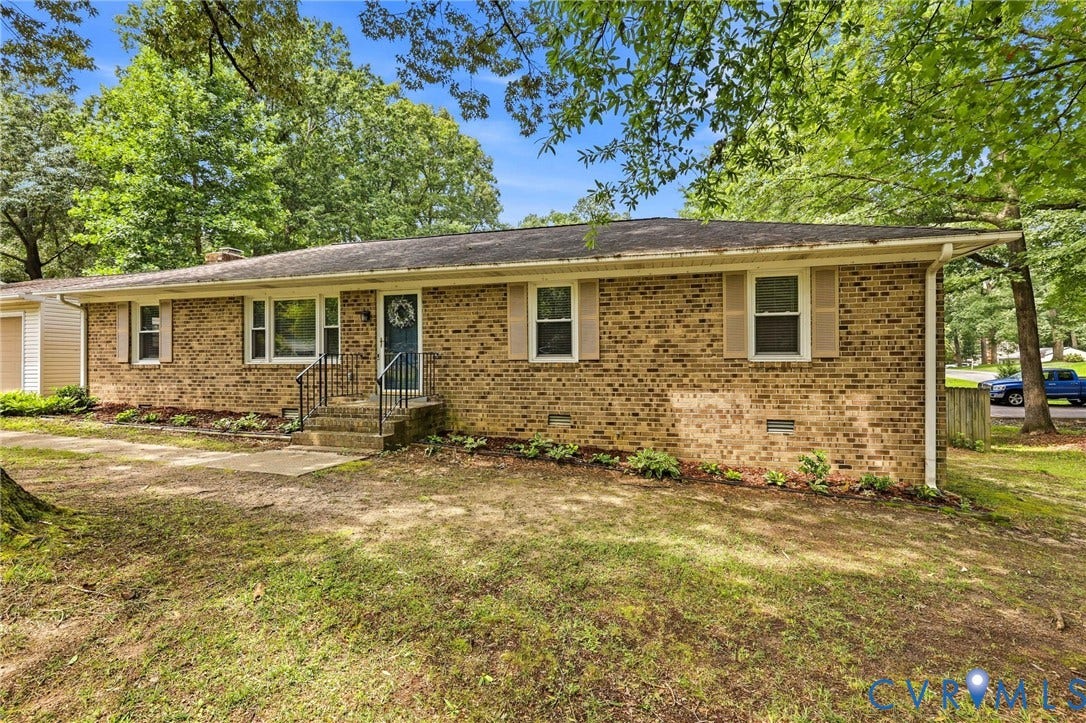 3300 Woodsong Drive, Midlothian, VA 23112 Brick ranch-style home