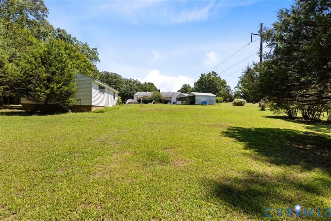 2311 Georges Road, Powhatan, VA 23139 Expansive green lawn providing ample open space