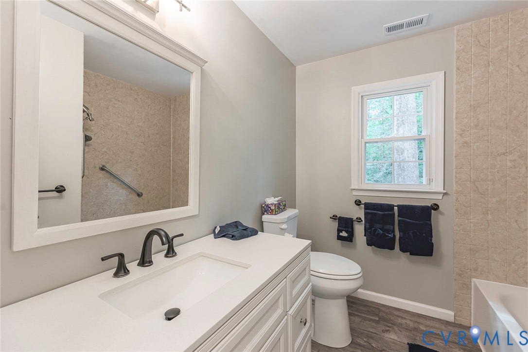 14001 Branched Antler Drive, Antler Ridge, Midlothian, VA 23112 First Floor Full Bathroom