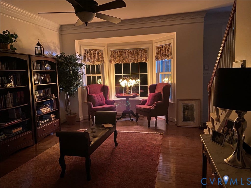 3267 Bayberry Lane, Goochland, VA 23063 Bay window with double-hung windows and patterned valances