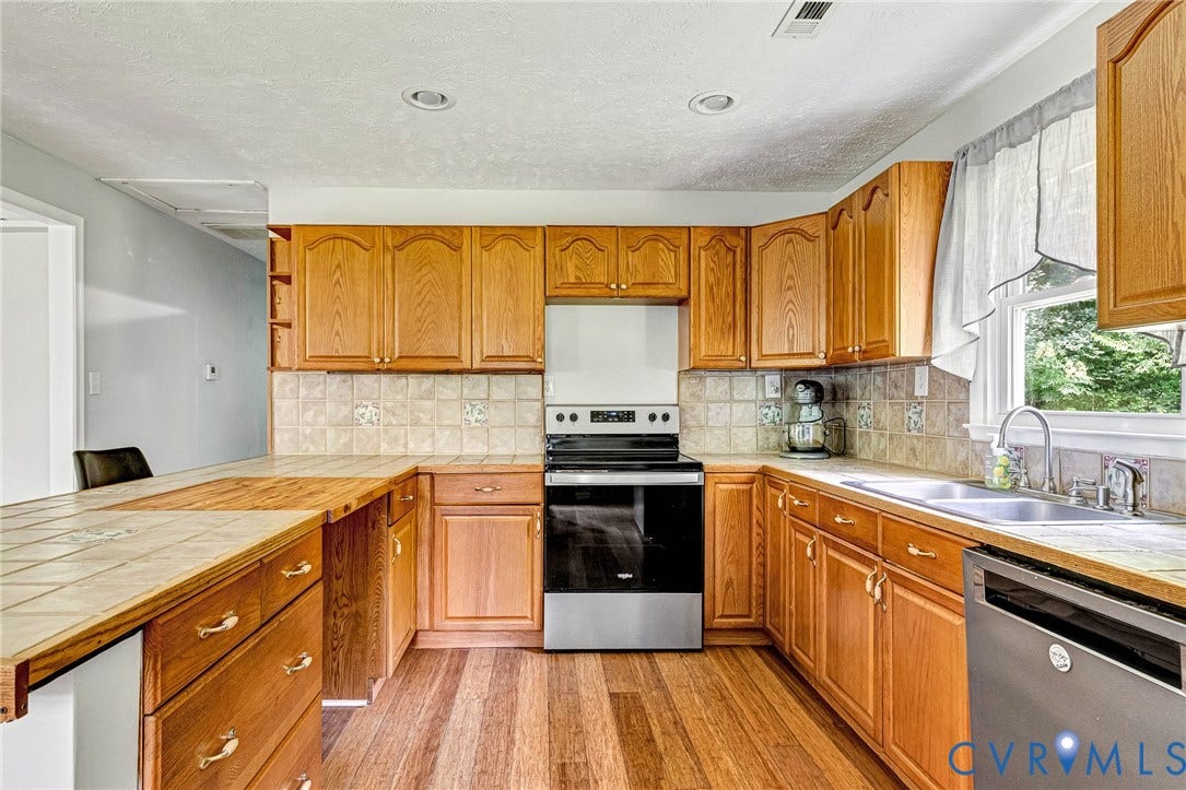 5290 Long Lane, Louisa, VA 23093 5290 Long Lane, Louisa, VA 23093