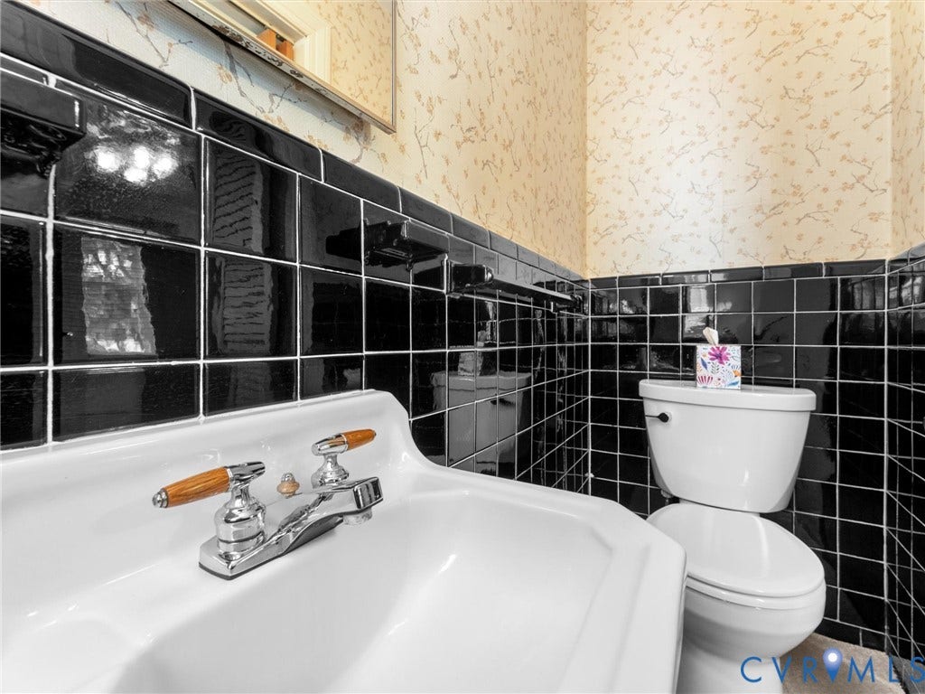 4803 Park Avenue, Willow Lawn, Richmond, VA 23226