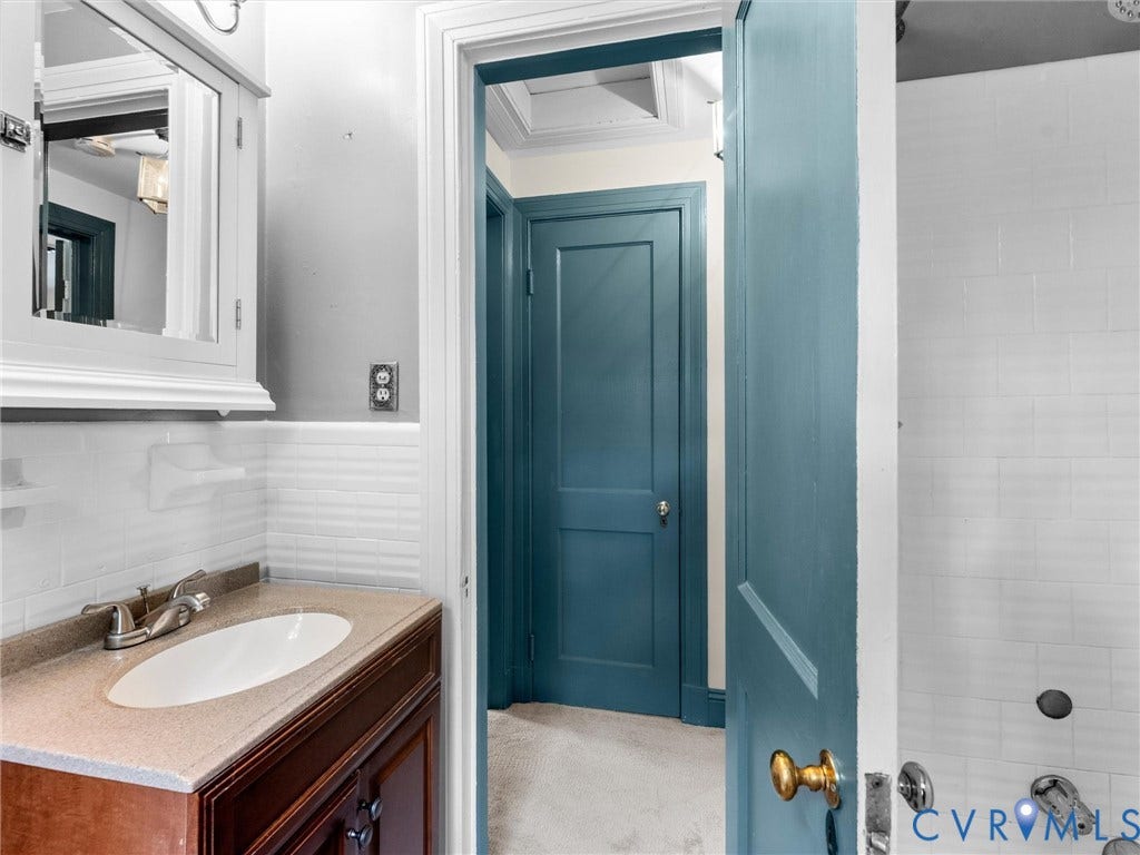 4803 Park Avenue, Willow Lawn, Richmond, VA 23226