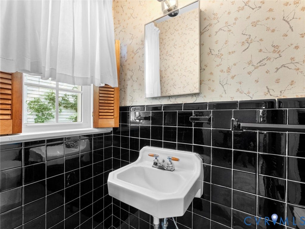 4803 Park Avenue, Willow Lawn, Richmond, VA 23226