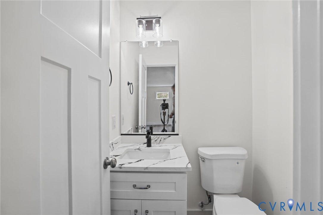 1st level 1/2 bath