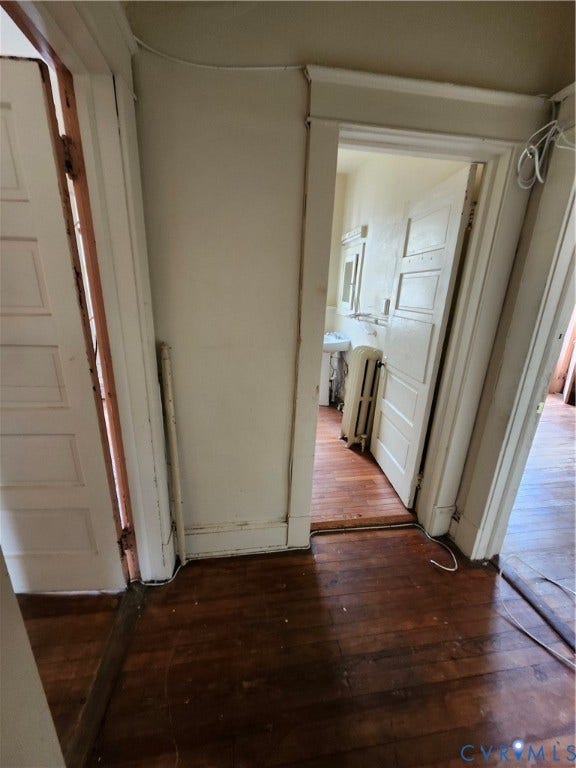2101 Rose Avenue, Richmond, VA 23222 Unit 2, Hallway to Bath