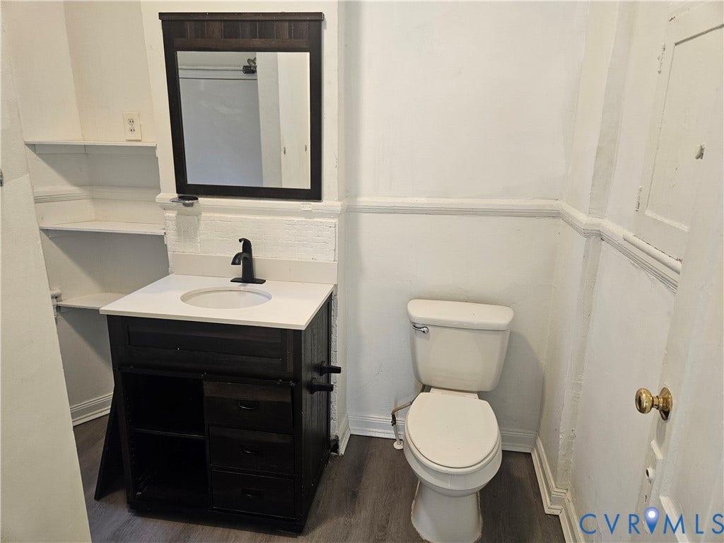 4 N Harrison Street, Richmond, VA 23220 Upstairs Bathroom