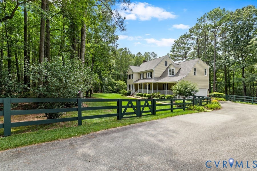 Property photo for 18572 Willoughby Heights Lane, Rockville, VA