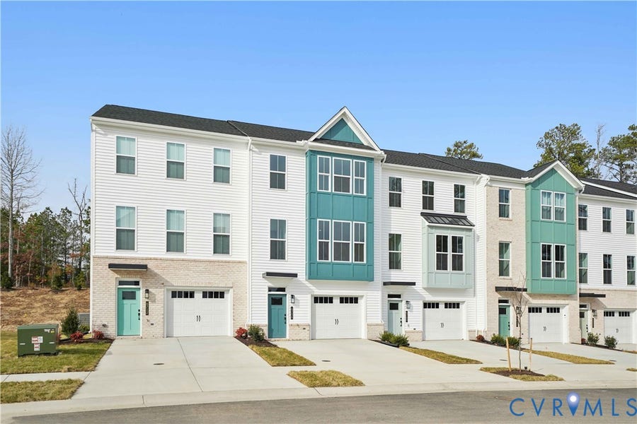 Property photo for 6905 Sunset Oasis Lane, Midlothian, VA
