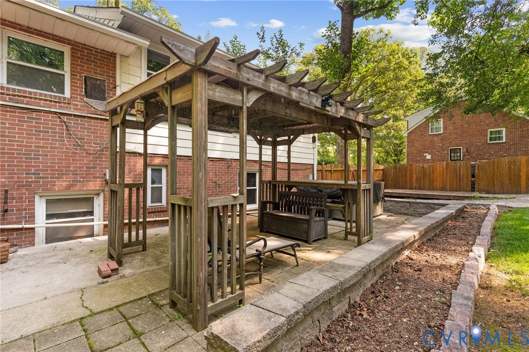 8111 Lake Shore Drive, North Chesterfield, VA 23235 8111 Lake Shore Drive, North Chesterfield, VA 23235