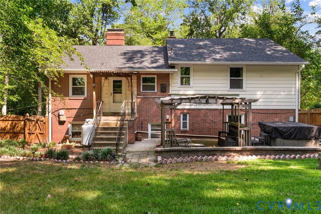 8111 Lake Shore Drive, North Chesterfield, VA 23235 8111 Lake Shore Drive, North Chesterfield, VA 23235
