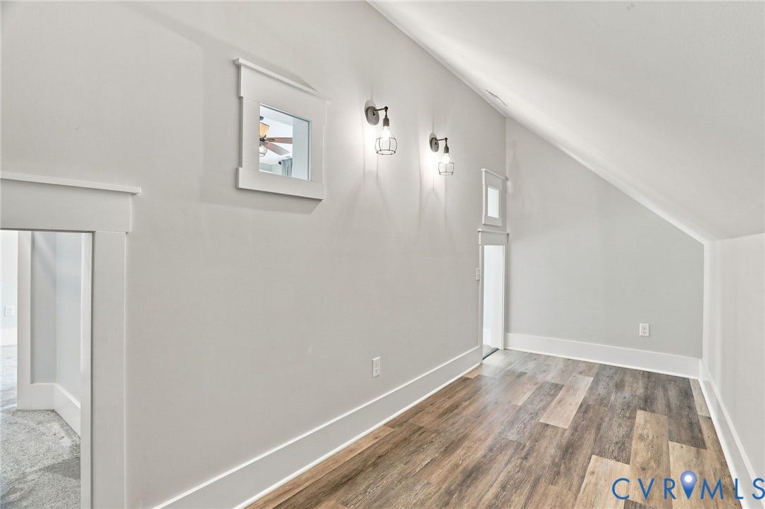 Additional room attached to bedroom