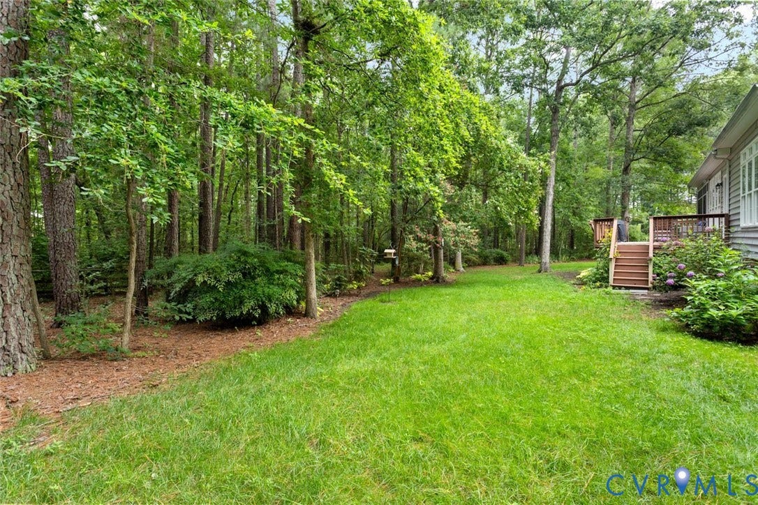 6001 Olde Hartley Place, Glen Allen, VA 23060 Expansive lawn bordered by mature trees