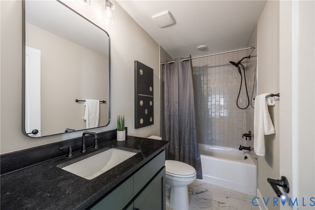 bedroom 5, en-suite bathroom