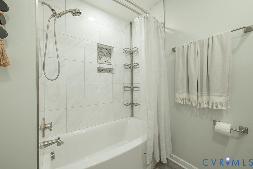 Full Hallway Bath Shower Area