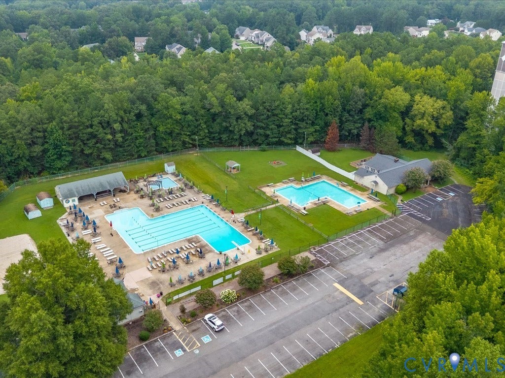 508 Smoketree Place, Chesterfield, VA 23236 Optional Smoketree Community aquatic facilities featuring dual Olympic-length lap pools with designated lap lanes, a shallow leisure pool with water features, and surrounding lounge areas, Basketball and volleyball courts & playground.