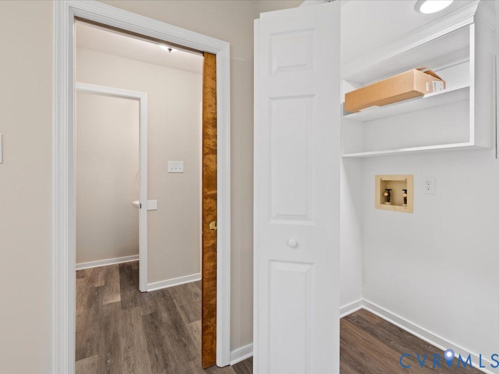 508 Smoketree Place, Chesterfield, VA 23236 Pocket door on Kitchen, Laundry area and 1/2 Bath across foyer.