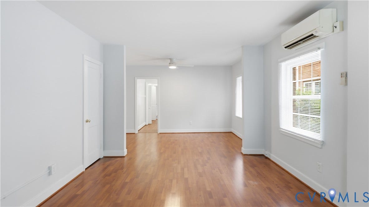 3517 Hanover Avenue, #B, Museum District, Richmond, VA 23221 Spacious room Living Room open to dining area