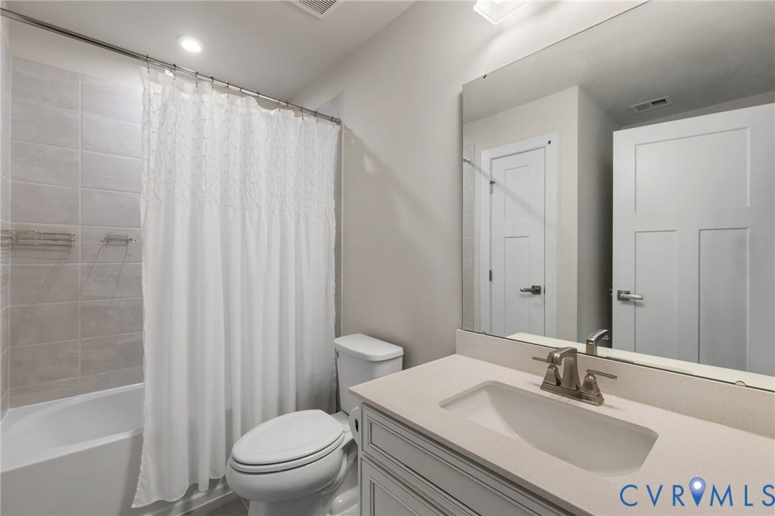 6249 Deer Summit Court, Charleston Club, Moseley, VA 23120 Second floor full bathroom