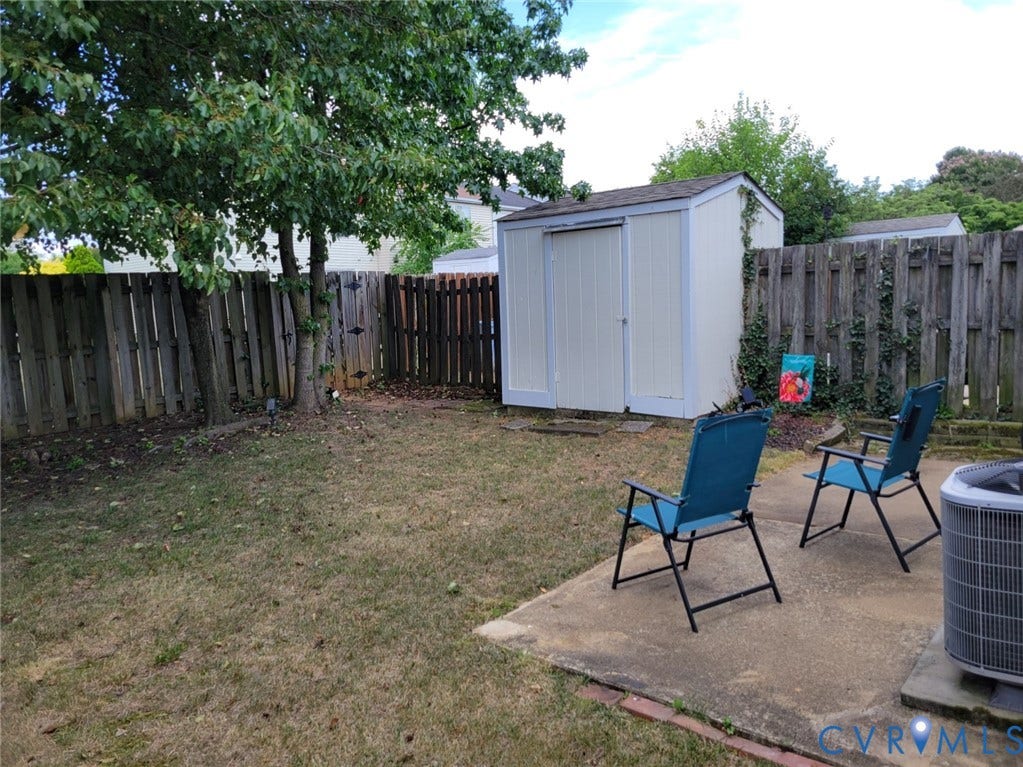 4900 Finnegan Court, Henrico, VA 23228 Fenced backyard with mature trees and a storage shed