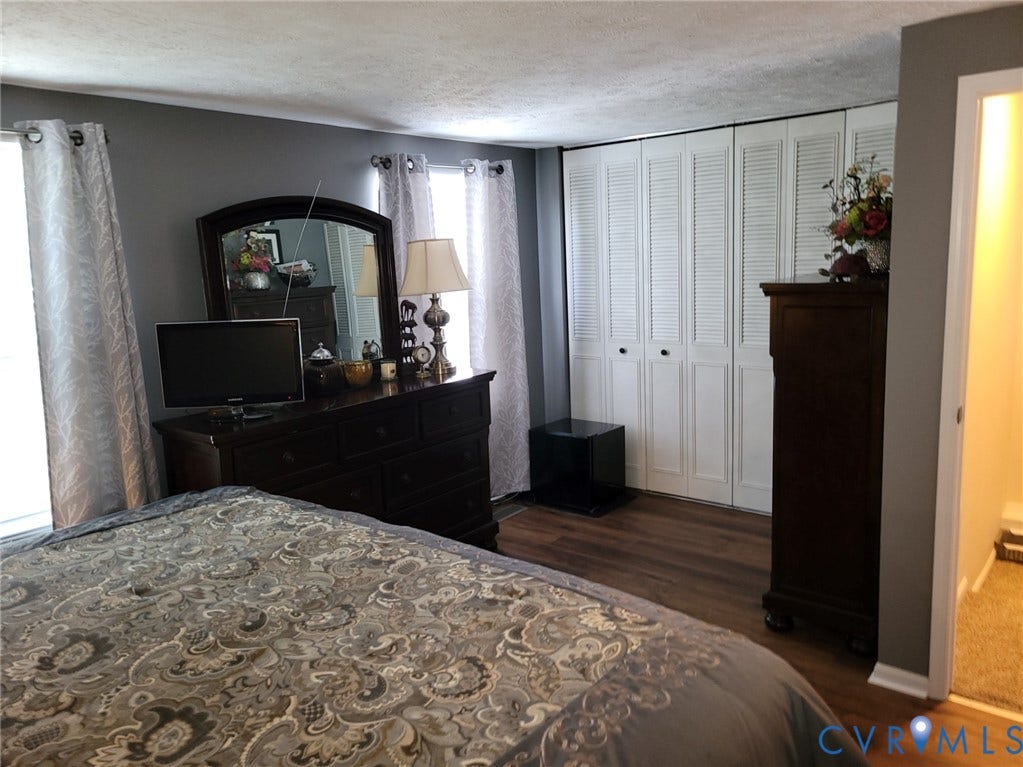 4900 Finnegan Court, Henrico, VA 23228 LVP flooring