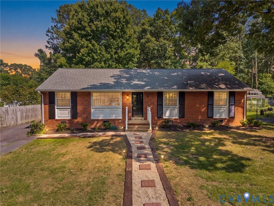 Property photo for 1525 Winding Way, North Chesterfield, VA
