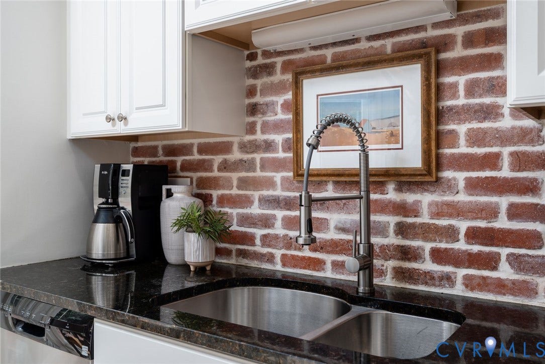 1719 Logwood Circle, Henrico, VA 23238 Kitchen: Exposed brick backsplash