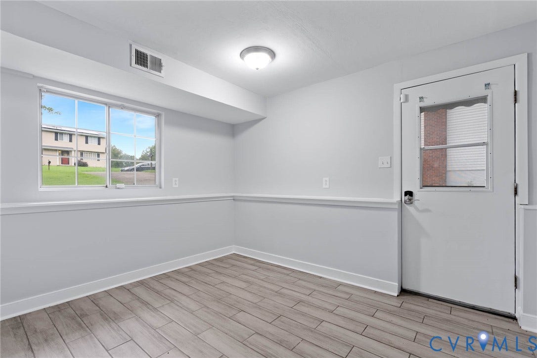 1018 Arch Hill Drive, North Chesterfield, VA 23236 Light & spacious. Separate entrance to driveway.
