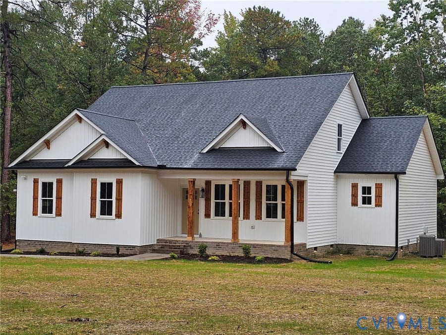 Property photo for 19206 Carson Road, Dinwiddie, VA