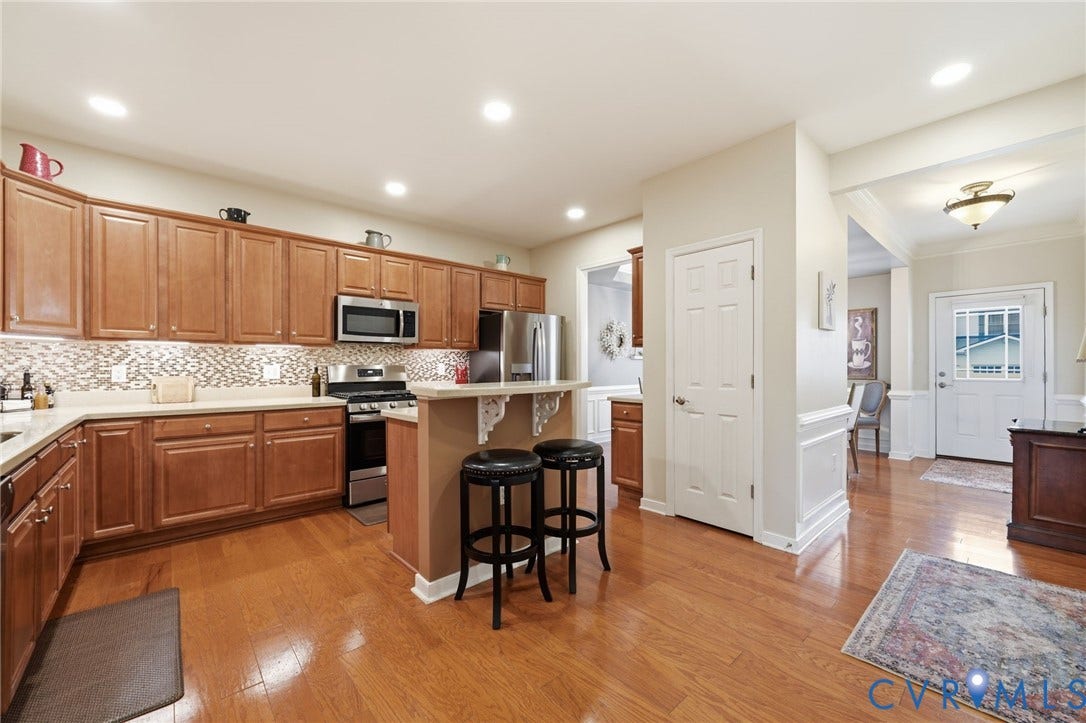 704 Abbey Village Circle, Midlothian, VA 23114 704 Abbey Village Circle, Midlothian, VA 23114