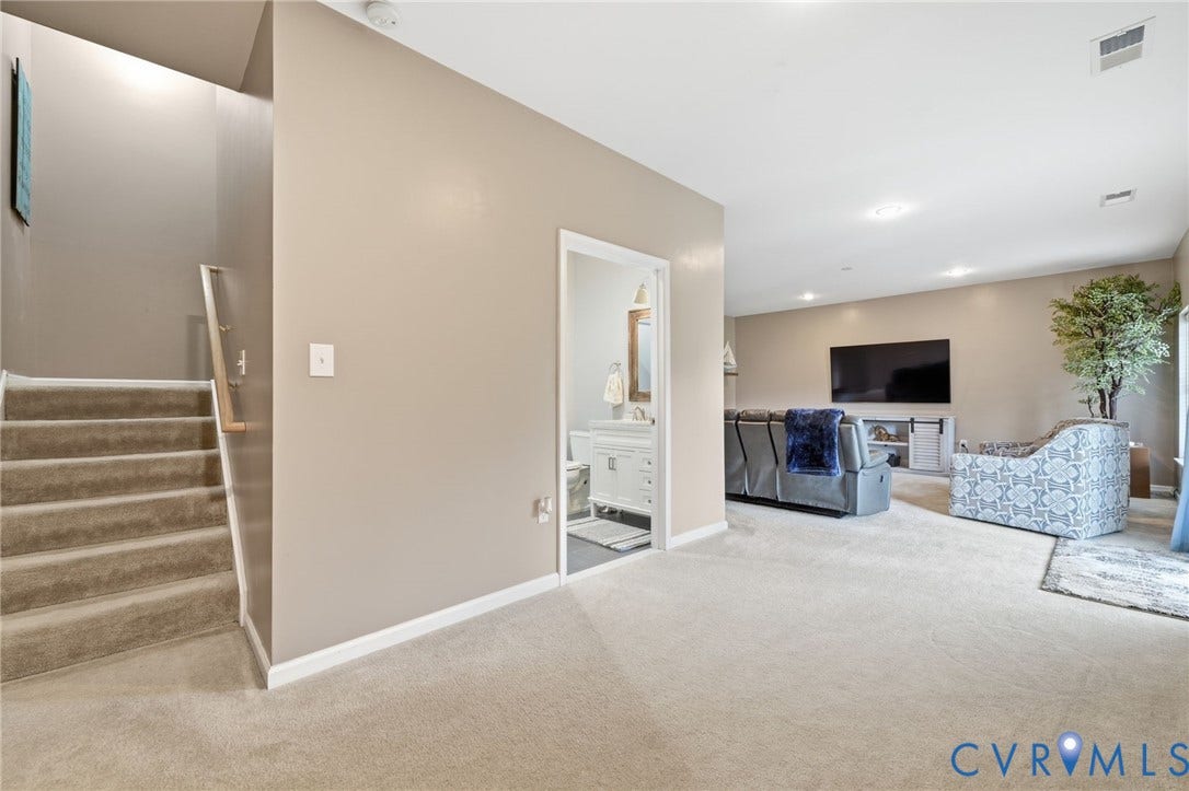 704 Abbey Village Circle, Midlothian, VA 23114 704 Abbey Village Circle, Midlothian, VA 23114