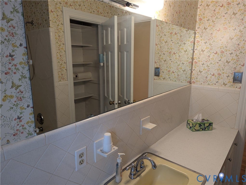 10409 Old Courtney Road, Glen Allen, VA 23060 10409 Old Courtney Road, Glen Allen, VA 23060