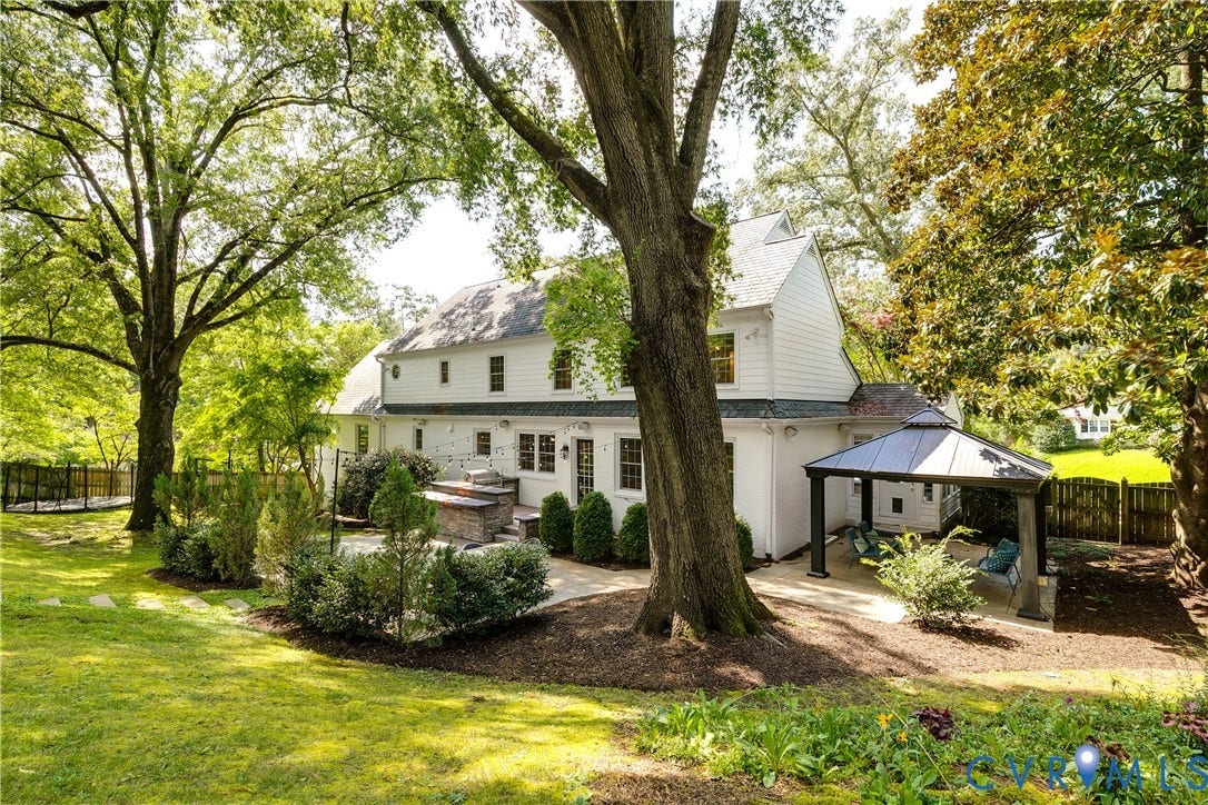 203 W Hillcrest Avenue, South Of Cary, Richmond, VA 23226 Private setting
