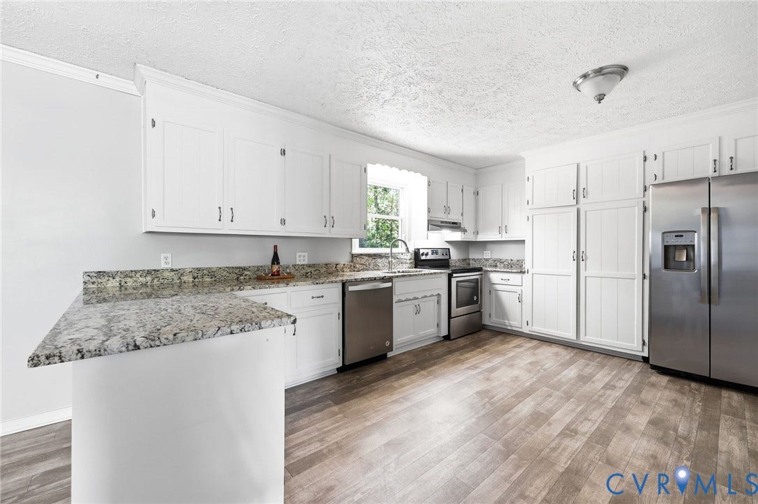 2809 Anglewood Drive, Chester, VA 23831 2809 Anglewood Drive, Chester, VA 23831