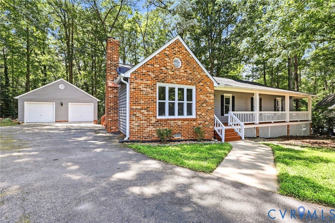 2809 Anglewood Drive, Chester, VA 23831 2809 Anglewood Drive, Chester, VA 23831