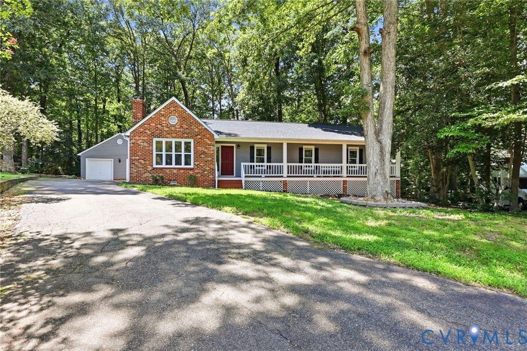 2809 Anglewood Drive, Chester, VA 23831 2809 Anglewood Drive, Chester, VA 23831