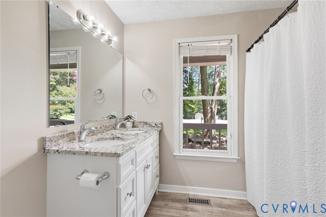 2809 Anglewood Drive, Chester, VA 23831 2809 Anglewood Drive, Chester, VA 23831