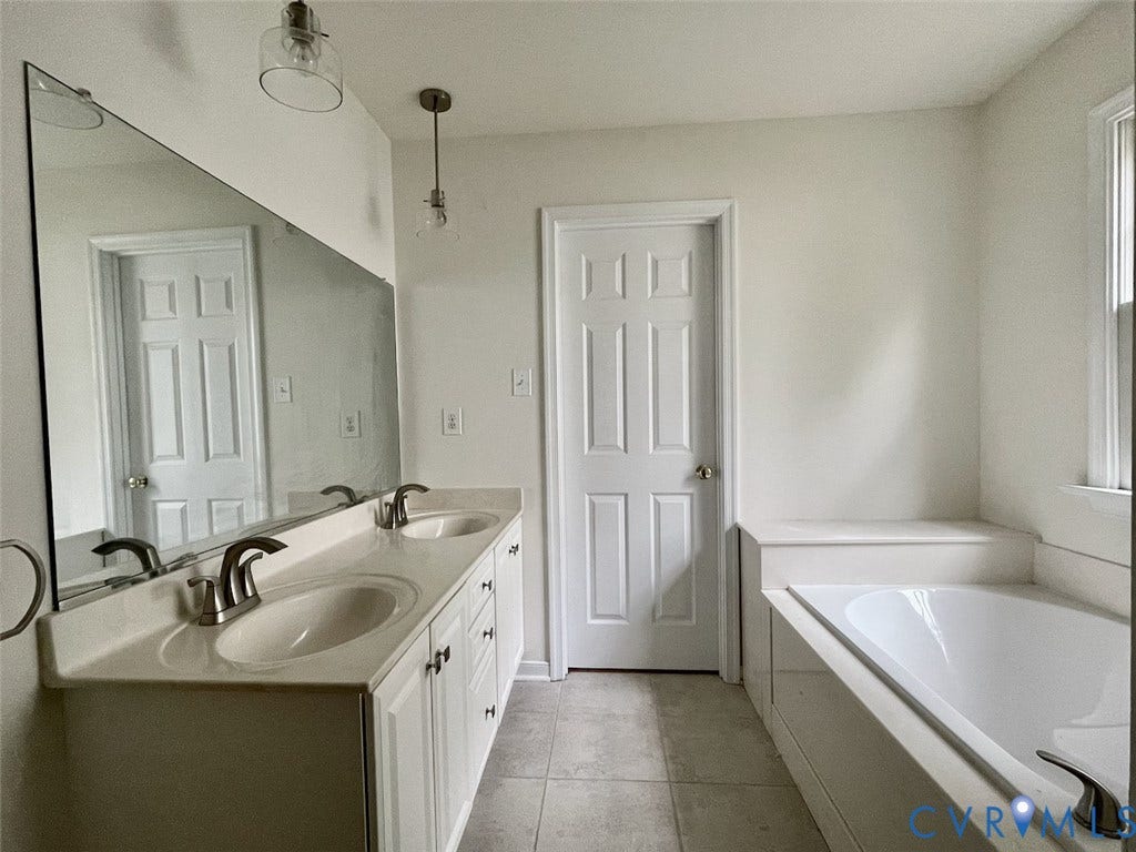 8018 Hillcreek Drive, Bayhill Pointe, Midlothian, VA 23112 8018 Hillcreek Drive, Bayhill Pointe, Midlothian, VA 23112