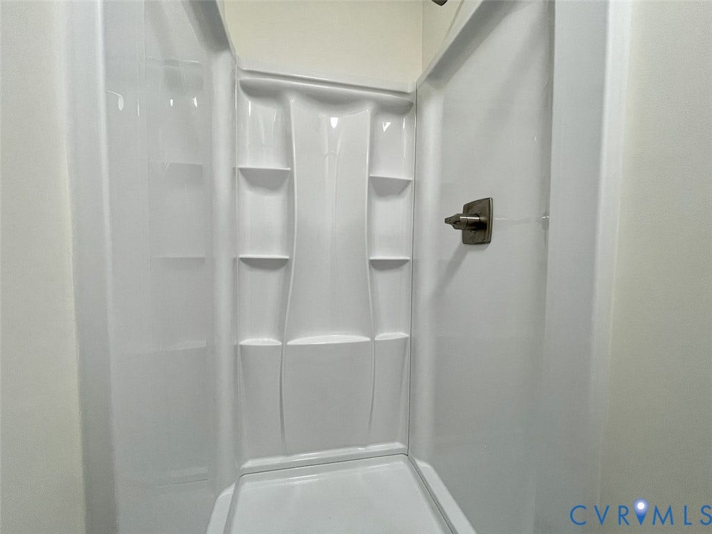 8018 Hillcreek Drive, Bayhill Pointe, Midlothian, VA 23112 Shower