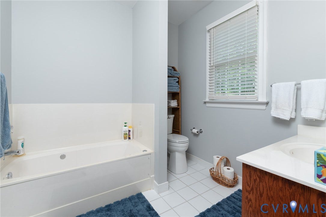 4280 Hadensville Farm Road, Hadensville Farms, Mineral, VA 23117 Apartment Bath