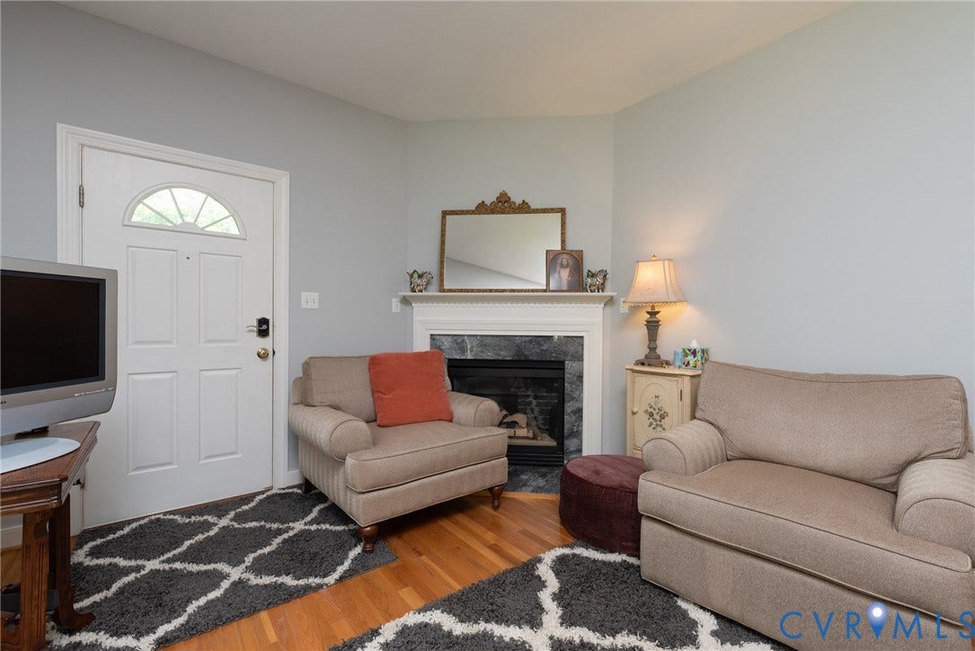 4280 Hadensville Farm Road, Hadensville Farms, Mineral, VA 23117 Apartment Living Room